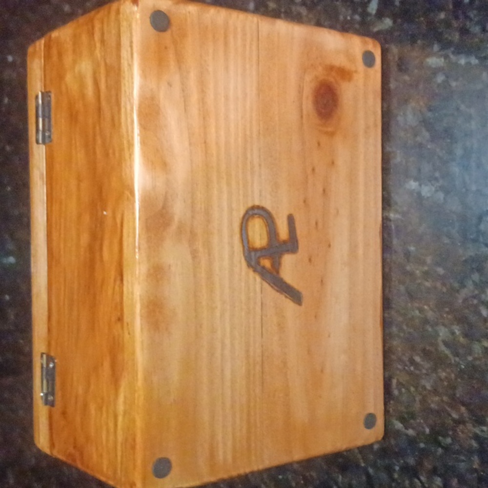 Homemade wooden trinket box - Picture 7 of 7